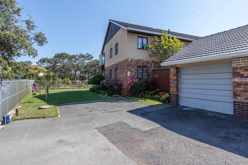 2 Bedroom Property for Sale in Bergvliet Western Cape